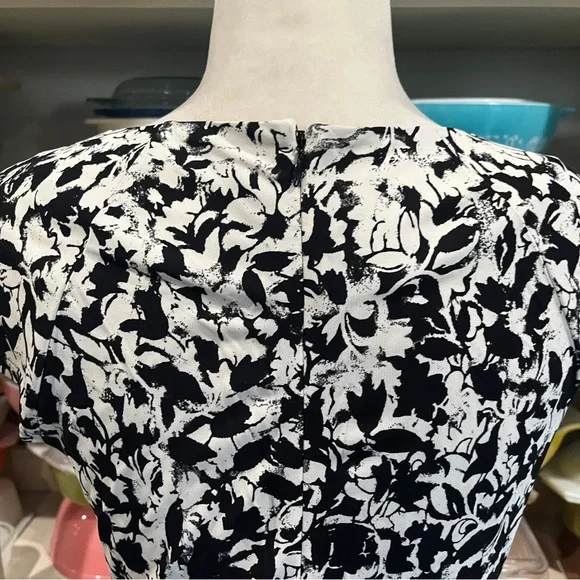 Tory Burch Sophia Print A-Line Dress (as seen on Kate Middleton) - Size Medium - Picture 8 of 16